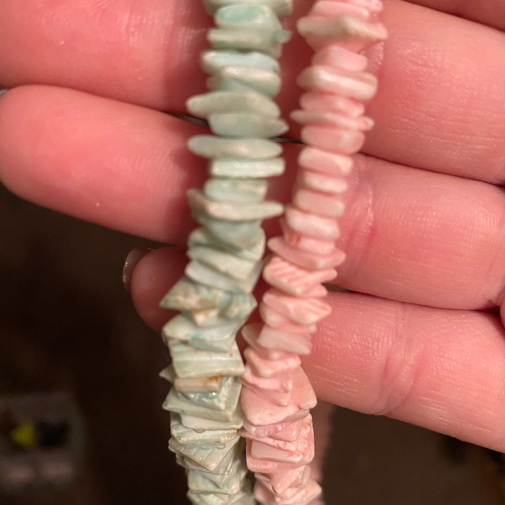 Shell necklaces - Picture 2 of 2
